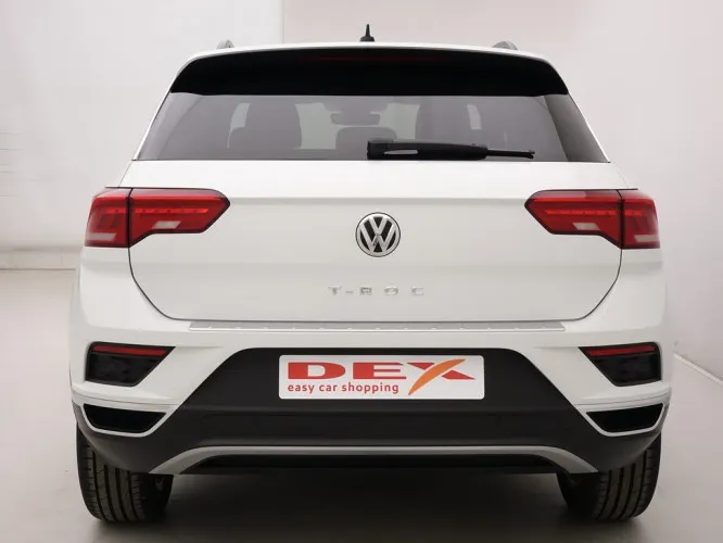 Volkswagen T-Roc 1.5 TSi 150 Design + GPS + Privacy Glass + LED Lights Image 5