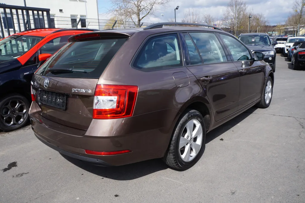 Skoda Octavia COMBI 1.4 TSI DSG AMBITION*TEMPOMAT*PDC* Image 6