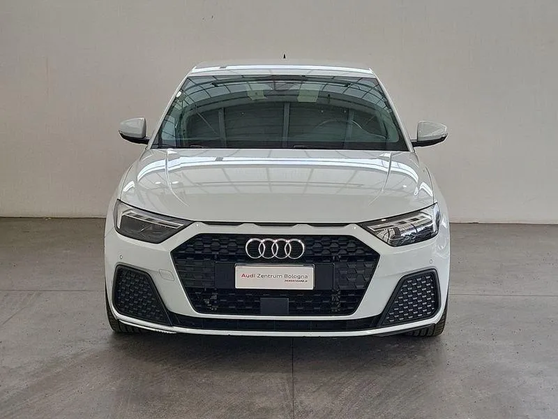 AUDI A1 SPB 30 TFSI Admired Image 2